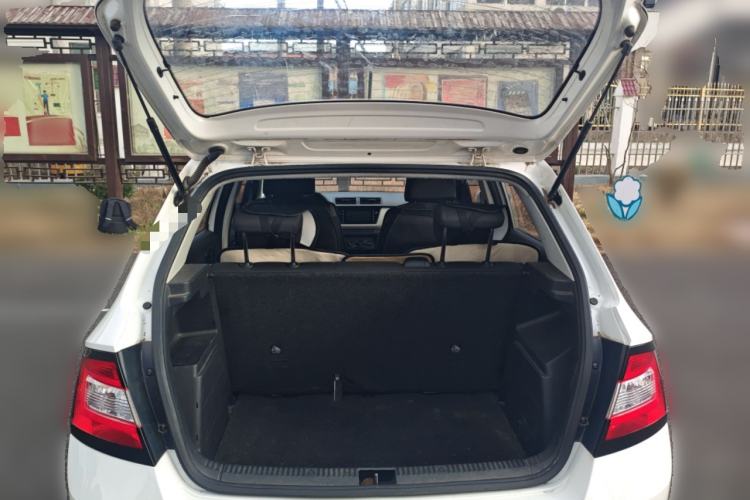 Used Skoda Fabia 2016 1.4L Automatic Car Enjoy Edition
