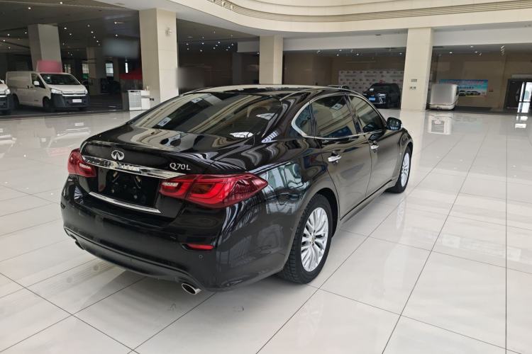 Used Infiniti Q70 2019 Q70L 2.0T Enjoyment Edition Rear Right 45 Deg