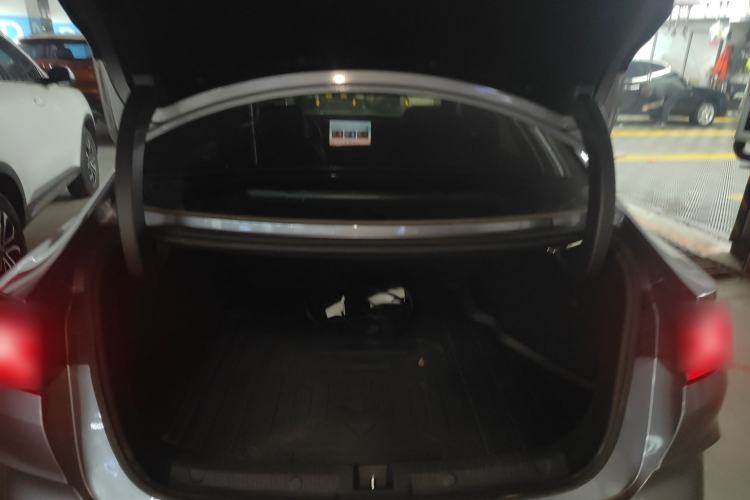 Used BYD Qin L 2025 DM-i Smart Drive 120KM Leading Model