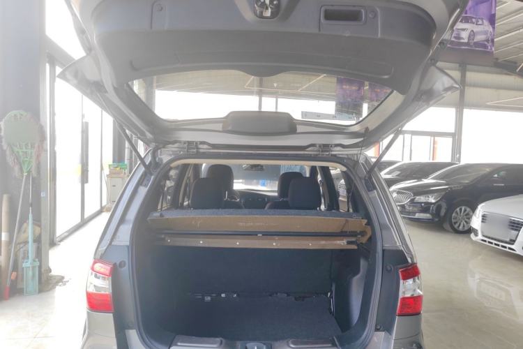 Used Nissan Livina 2013 Jinrui 1.6XL CVT Comfort Edition Trunk