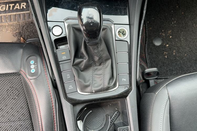 Used Volkswagen Sagitar 2020 280TSI DSG Comfort Version China VI Standard Gear Lever