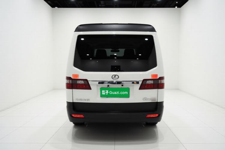 Used Jinbei Gold Hiace M Classic 2022 Panda Edition 1.5L Travel Lion Passenger Van 5 Seats