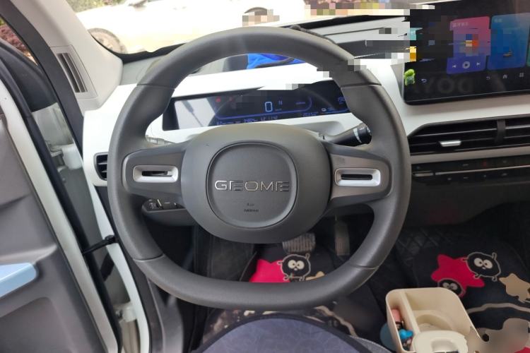Used Geely Galaxy Panda 2023 Panda Mini 200km Endurance Bear Steering Wheel