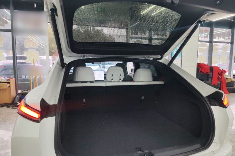 Used ONVO L60 2024 60 kWh Rear-Drive Version