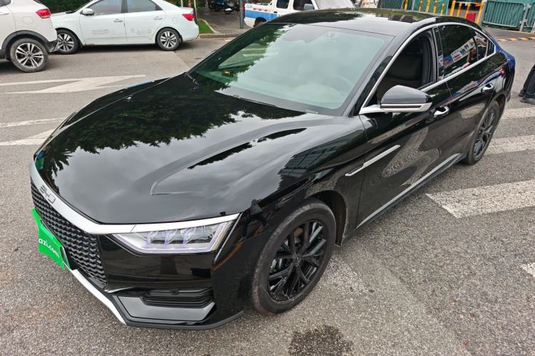 Used BYD e9 2025 Model 506 Luxury Version