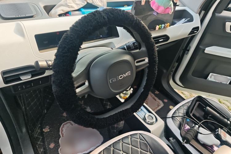 Used Geely Galaxy Panda 2023 Panda Mini 200km Endurance Bear Steering Wheel