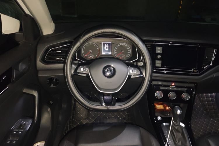 Used Volkswagen T-ROC 2019 280TSI DSG Two-Wheel Drive Comfort Version China VI Standard
