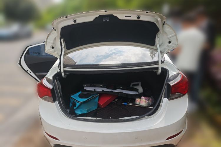 Used Hyundai Elantra (5th Generation / Langdong) 2016 1.6L Automatic Smart Version
