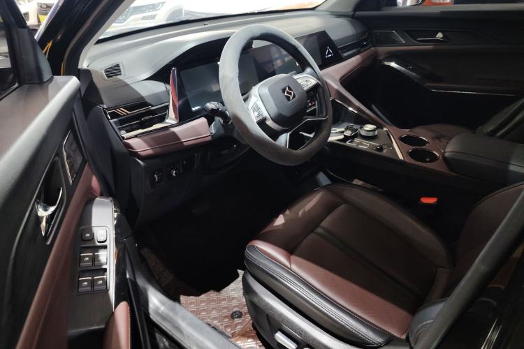 Used SOL X8 PLUS 2023 1.5 TGDI DCT Smart Home Edition 7-Seater