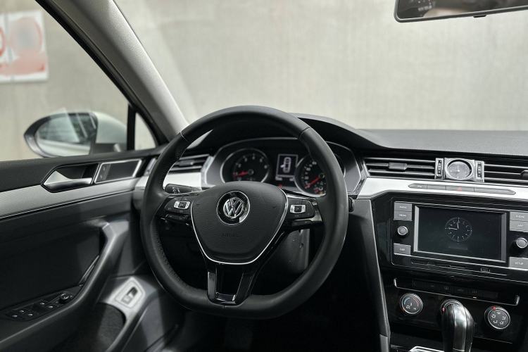 Used Volkswagen Magotan 2019 330TSI DSG Leading Model China VI Standard