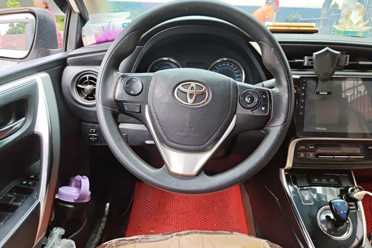 Used Toyota Levin 2017 Revised Dual-Engine 1.8H GS E-CVT Elite Sunroof Version China V Standard
