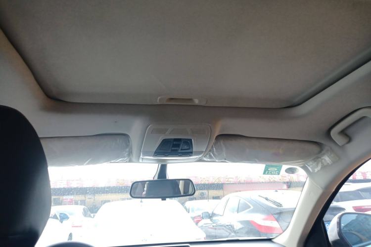 Used Zotye T500 2018 1.5T Manual Luxury Model Headliner