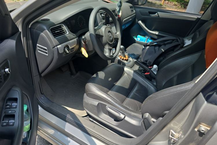 Used Volkswagen Sagitar 2012 1.6L Automatic Comfort Edition
