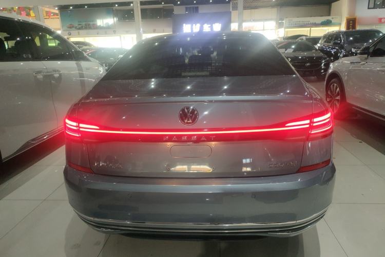 Used Volkswagen Passat 2022 330TSI Starry Luxury Edition
