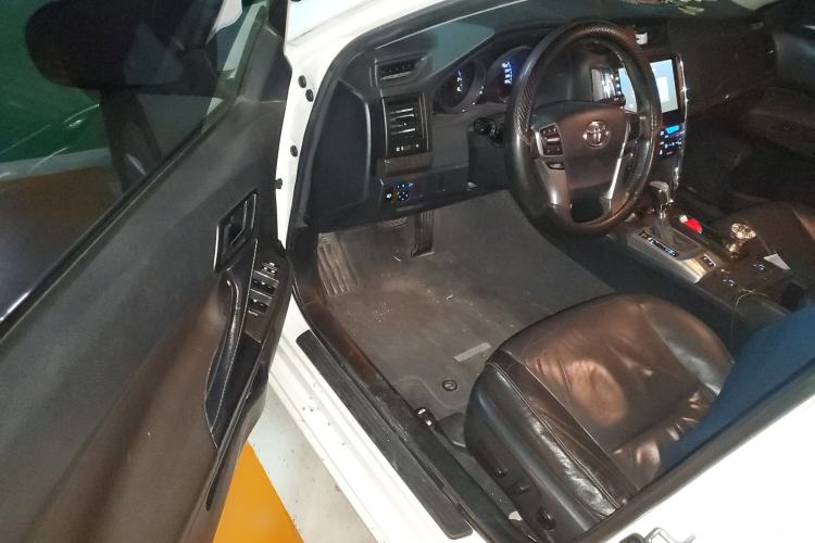 Used Toyota Reiz 2013 2.5V Elite Edition Driver Seat