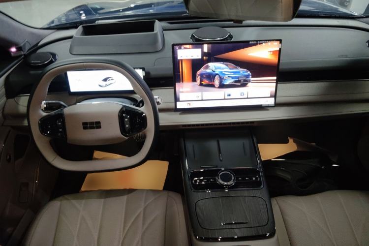 Used Geely Galaxy 8 2025 130km EM-P Starship Edition