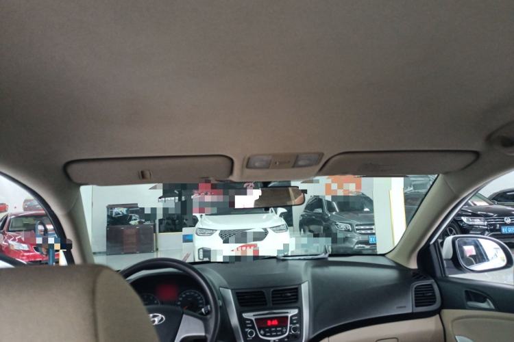 Used Hyundai Verna (older generation) 2014 1.4L Manual Smart GLS Trim
