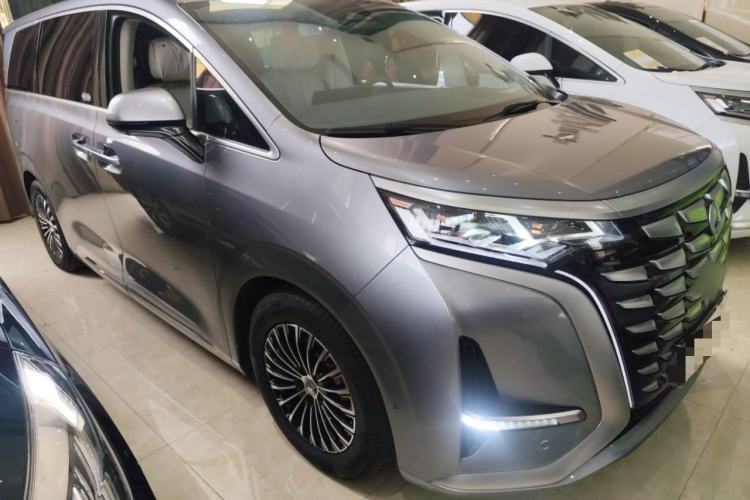 Used Denza D9 2022 DM-i 970 Four-Wheel Drive Flagship Model
