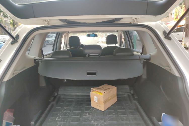 Used Volkswagen Tiguan L 2017 330TSI Automatic Two-Wheel Drive Luxury Edition Trunk