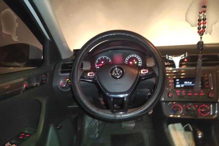 Used Volkswagen Santana 2016 1.6L Automatic Comfort Edition Steering Wheel