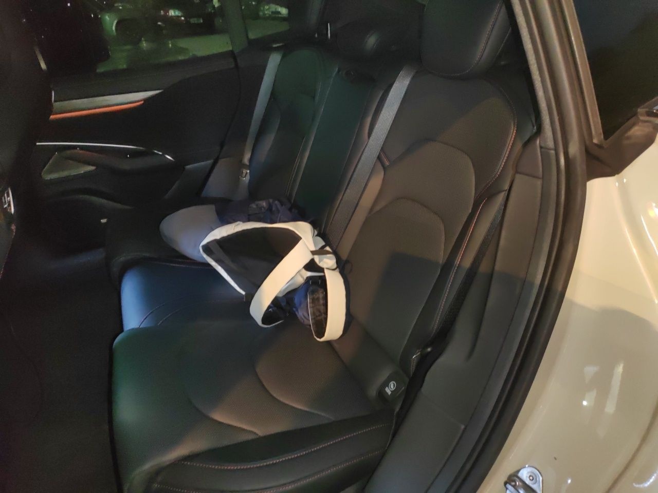 Xiaomi Auto SU7 2024 Rear-Drive Ultra-Long Range Advanced Pro-Level Intelligent Driving Version — снимка 17
