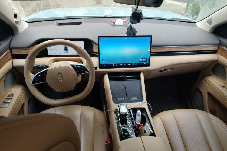 Used Hima AITO M7 2024 1.5T Rear-Drive Plus Version 5 Seats Center Console