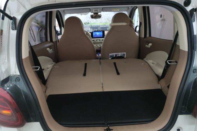 Used Wuling Hongguang MINIEV 2025 Four-Door Version Premium Edition Trunk