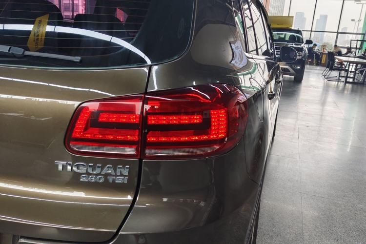 Used Volkswagen Tiguan L 2016 280TSI Automatic Two-Wheel-Drive Silk Road Style Edition