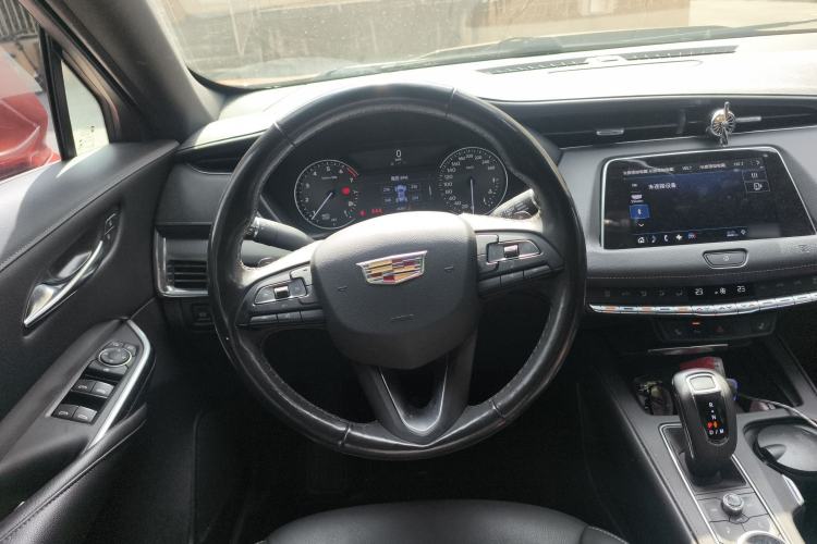 Used Cadillac XT4 2018 28T Two-Wheel-Drive Luxury Model