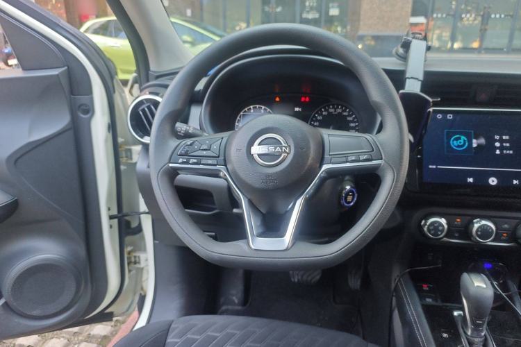 Used Nissan Kicks 2023 Jingqing Edition 1.5L Combining "Power" with a Stylish Touch Steering Wheel
