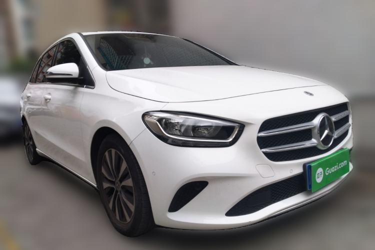 Used Mercedes-Benz B-Class 2022 B 180 Fashion Model Front Right 45 Deg