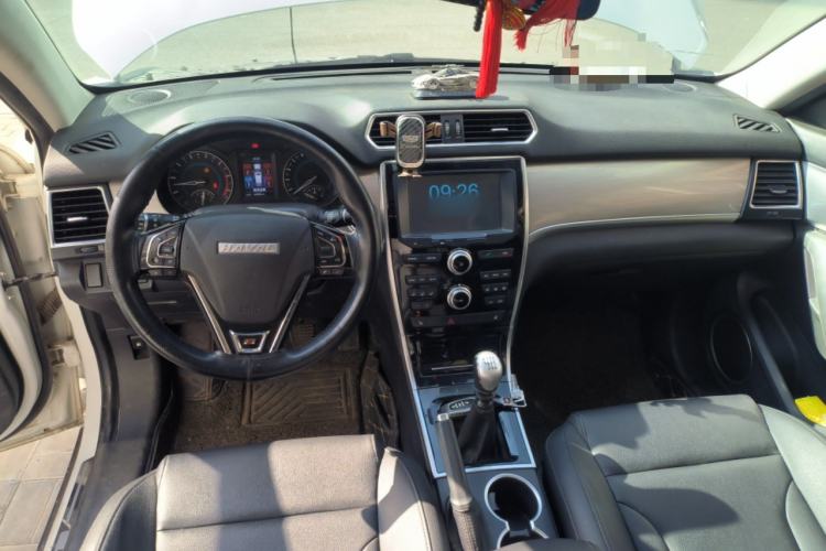 Used Haval H2 2017 Red-Label 1.5T Manual Two-Wheel-Drive Elite Model
