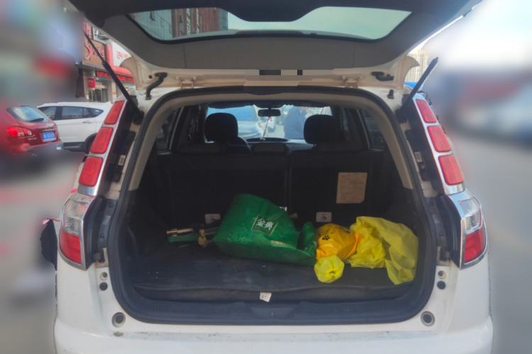 Used Geely Auto GX7 2015 Sports Edition 2.0L Automatic Luxury Model Trunk