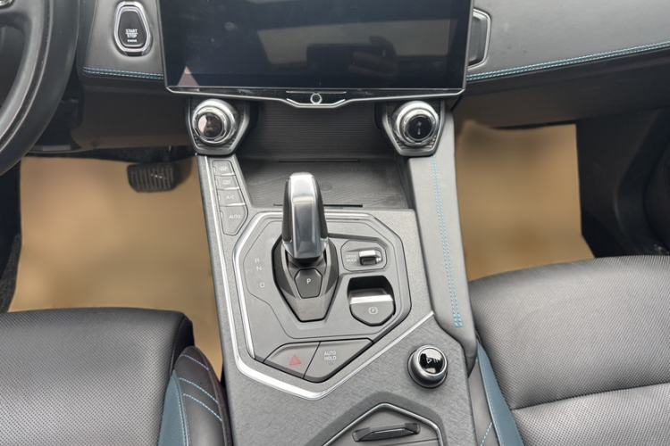 Used Lynk & Co 05 2022 2.0T Two-Wheel Drive Shine Halo
