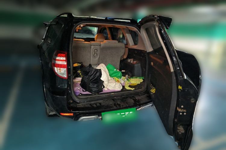 Used Toyota RAV4 2010 2.4L Automatic Deluxe Upgrade Edition Trunk