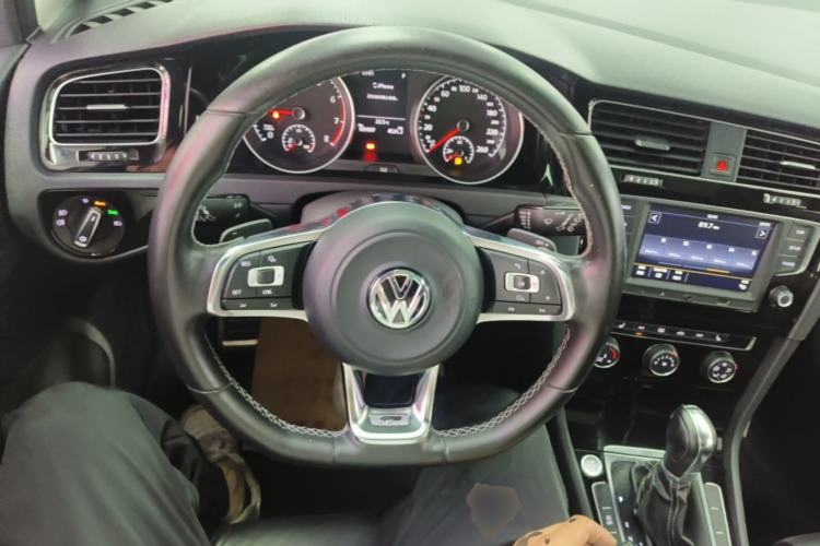 Used Volkswagen Golf 2017 280TSI Automatic R-Line Million-Vehicle Commemorative Edition