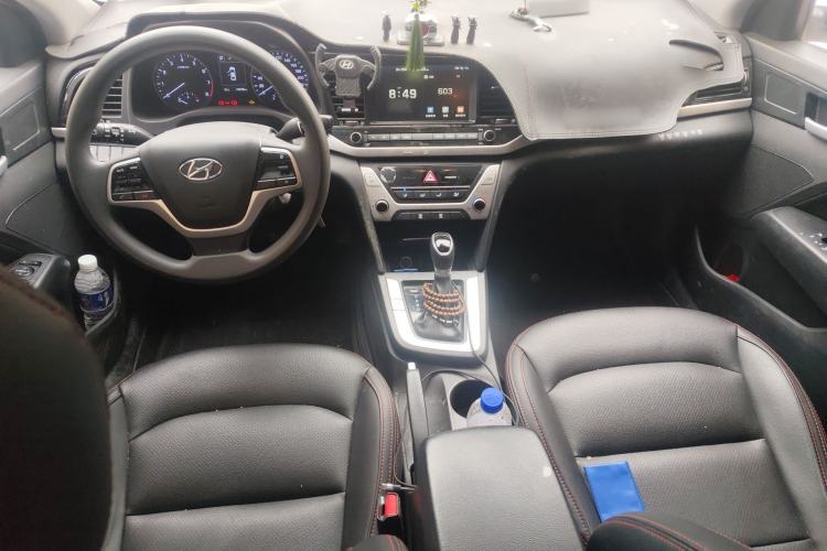 Used Hyundai Elantra (6th Generation / Lingdong) 2016 1.6L Automatic ZhiXuan – Elite Version Center Console