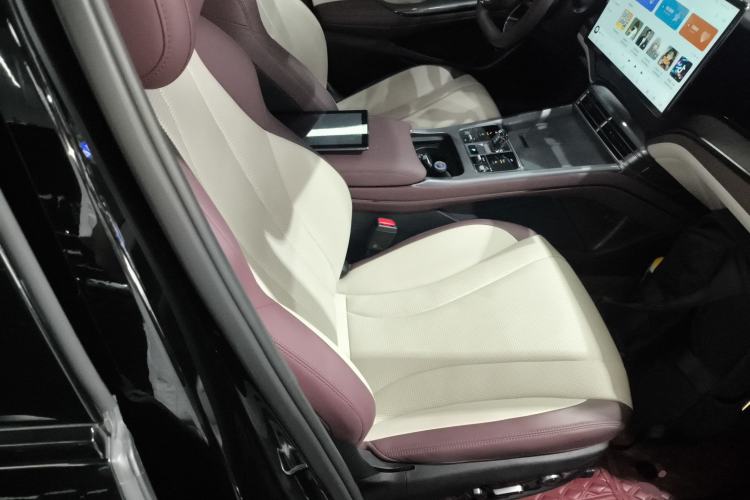 Used BYD Seal 2024 HONOR Edition DM-i 1.5L 121km Prestige Model Right Front Seat