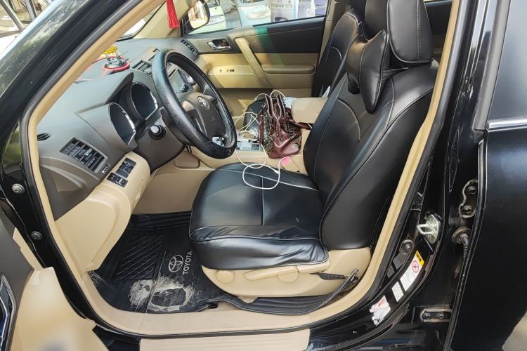 Used Toyota Highlander 2012 2.7L Two-Wheel Drive 7-Seater Elite Edition Left Front Seat