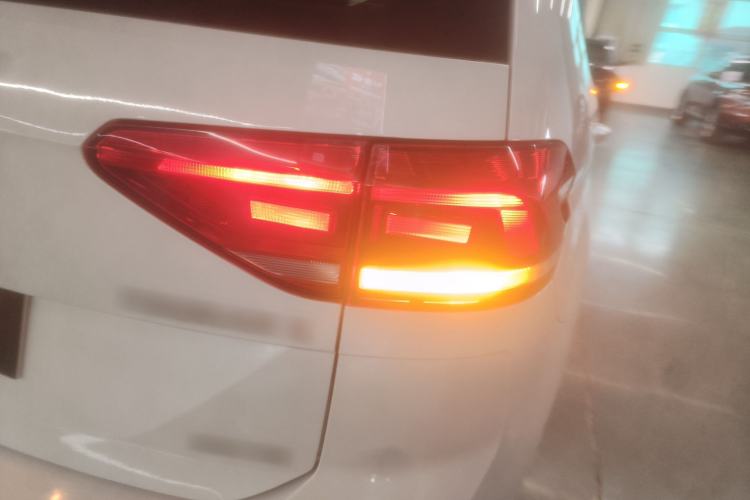 Used Volkswagen Touran 2018 Volkswagen Touran L 280TSI DSG Style Edition 7 Seats China V Emission Standard Right Rear Taillight