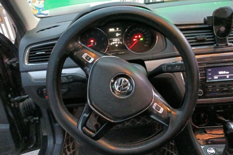 Used Volkswagen Lavida 2017 1.6L Automatic Comfort Edition
