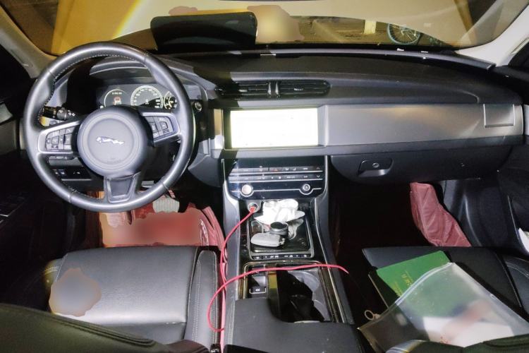 Used Jaguar XFL 2020 XFL 2.0T P200 Two-Wheel-Drive Elite Edition Center Console