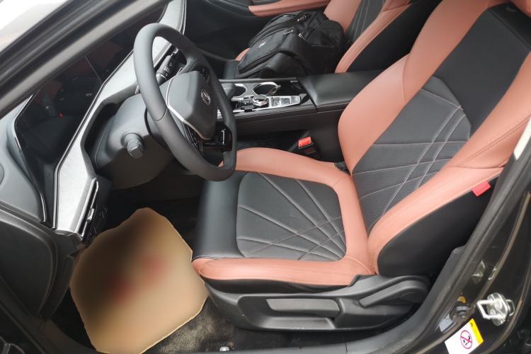 Used CHANGAN Eado 2023 Changan Edition PLUS Blue Whale NE 1.4T GDI DCT Prestige Version
