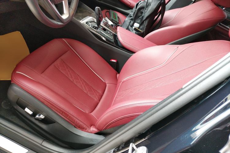 Used BMW 5 Series 2022 Restyled 525Li Luxury Package Left Front Seat