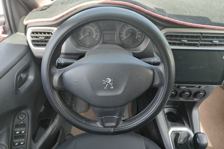 Used Peugeot 301 2016 1.6L Manual Comfort Edition Steering Wheel