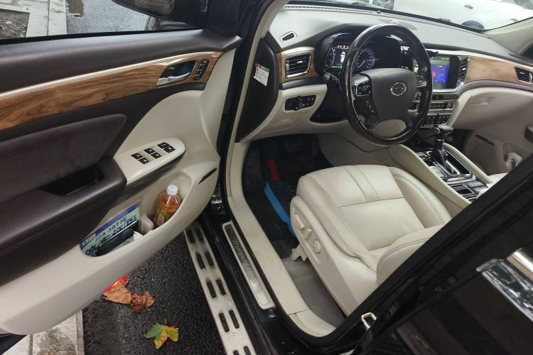 Used GAC Trumpchi GS8 2017 320T Two-Wheel Drive Luxury Smart Connectivity Version (7 Seats)
