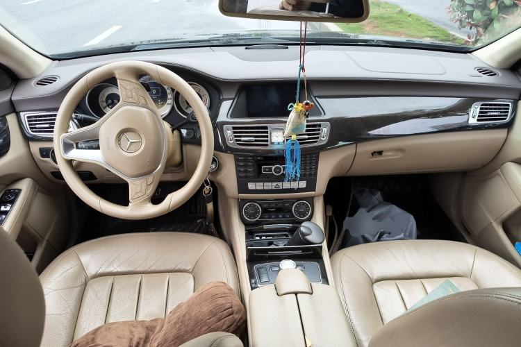 Used Mercedes-Benz CLS 2012 CLS 300 CGI Center Console