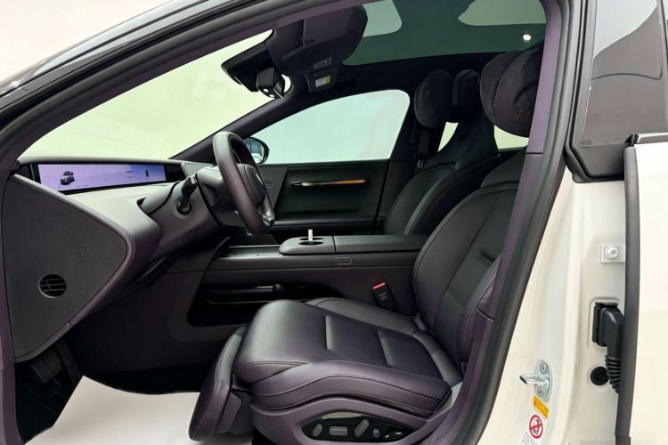 Used Avatr 06 2025 Ultra Pure Electric Edition Interior 2