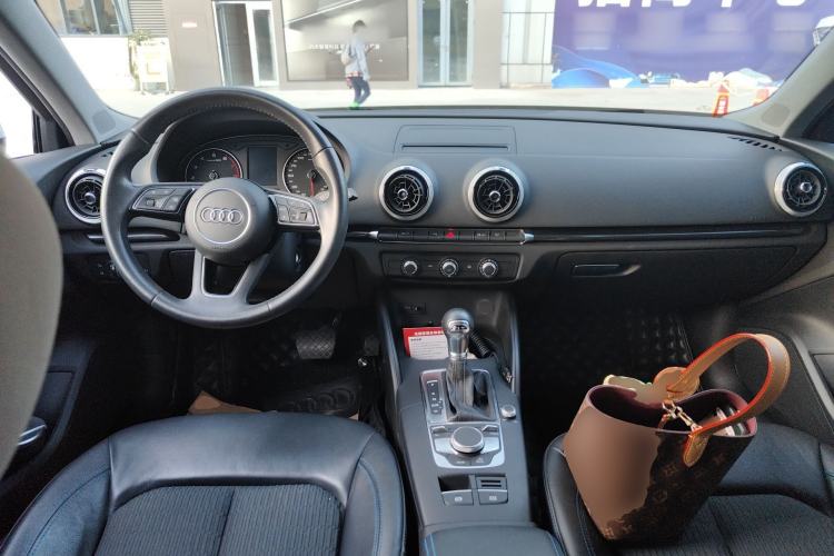 Used Audi A3 2018 30th Anniversary Edition Sportback 35 TFSI Fashion Model Center Console