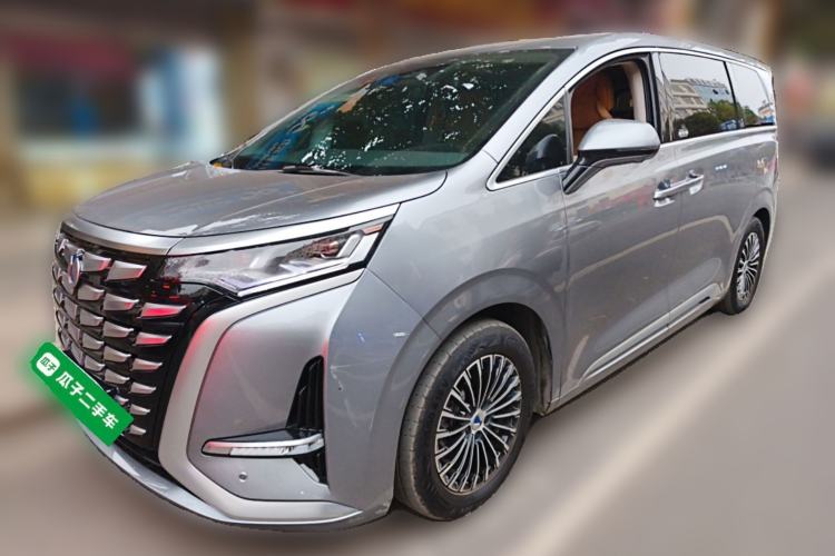 Used Denza D9 2022 DM-i 1040 Prestige Model